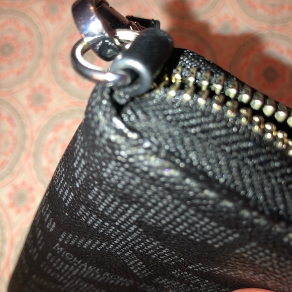 Michael Kors wallet/wristlet. - Picture 10 of 13